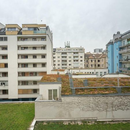 ウィーンSpacious With Balconyアパートメント エクステリア 写真