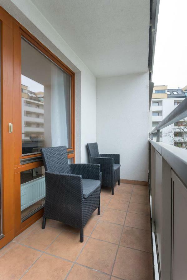 ウィーンSpacious With Balconyアパートメント エクステリア 写真