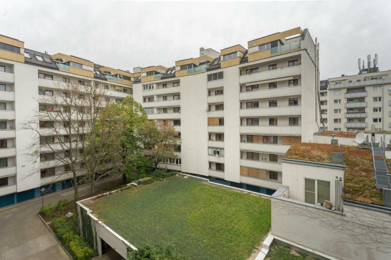 ウィーンSpacious With Balconyアパートメント エクステリア 写真